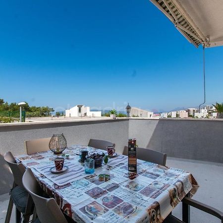 Apartment Vesna With Balcony & Free Parking Makarska Exterior photo