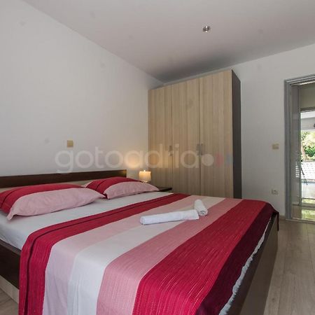 Apartment Vesna With Balcony & Free Parking Makarska Exterior photo